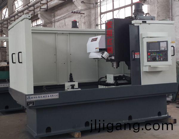 前(qian)軸鎖(suo)銷孔專(zhuan)用加(jia)工