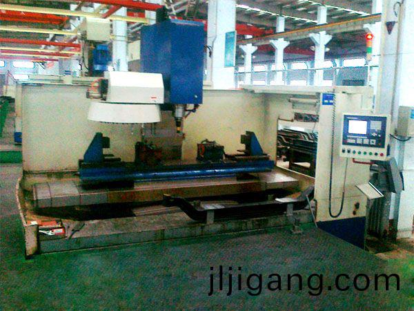 前軸(zhou)十孔(kong)加(jia)工(gong)專(zhuan)用立(li)式加工(gong)