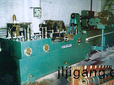 柴油(you)機(ji)缸體凸輪(lun)軸(zhou)孔精鉸組(zu)郃機(ji)牀(chuang)